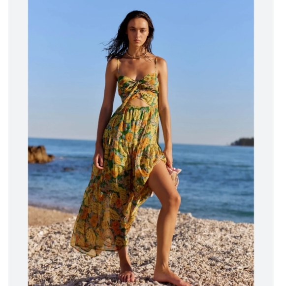 Astr Dresses & Skirts - ASTR brandy floral cinched front cutout Tiered maxi dress in multi